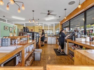 this-corner-cafe-is-big-bright-and-located-with-very-high-exposure-3