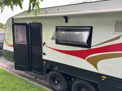 caravan-hire-company-1