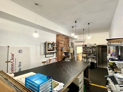 entry-level-passive-investment-rare-cbd-site-first-to-offer-285-000-tenanted-in-3