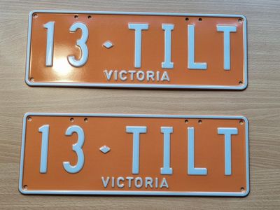 tow-truck-with-13-tilt-plates-2