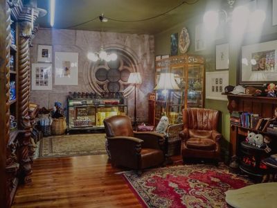 magic-themed-merchandise-shop-2