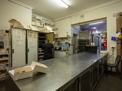 sweet-success-longstanding-cake-shop-mas169-3