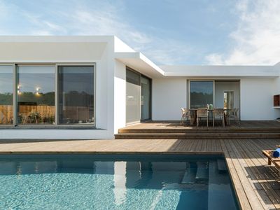 established-aluminium-amp-glass-business-construction-amp-commercial-marke-0
