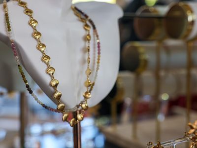 high-traffic-location-premium-fashion-boutique-for-sale-2