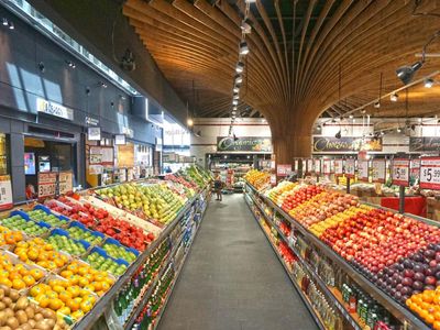 supermarket-fruit-and-veg-shop-netting-6-000-p-week-low-rent-6-days-tradin-0