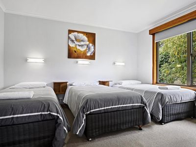 12-modern-fully-furnished-self-contained-units-villas-overnight-or-permanent-let-3