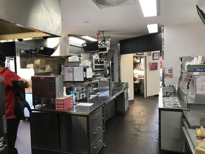 red-rooster-geelong-busy-service-centre-location-3