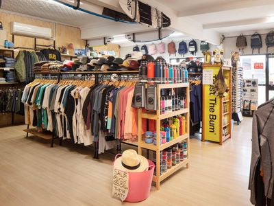 east-coast-surf-st-helens-retailer-extraordinaire-grand-opportunity-9