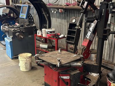 huge-mechanical-amp-tyre-workshop-no-weekends-7