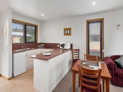 12-modern-fully-furnished-self-contained-units-villas-overnight-or-permanent-let-4