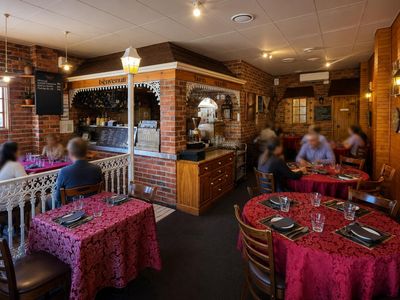 47-yrs-est-profitable-fully-licensed-restaurant-bar-functions-t-o-12k-weekly-tw-2