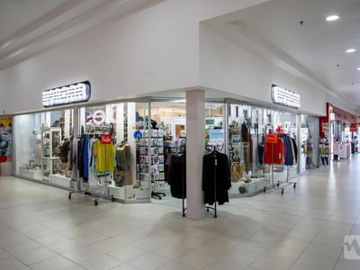 thriving-boutique-with-range-of-labels-including-very-loyal-mature-clientele-0