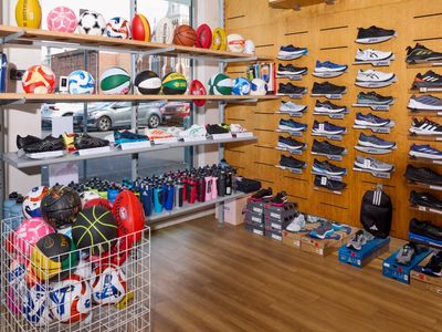 est-circa-45-yrs-iconic-retail-business-weekly-sales-16k-profitable-easy-to-op-5