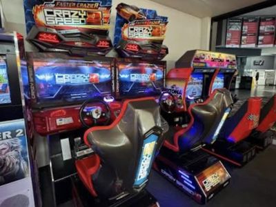 arcade-games-in-movie-foyer-0