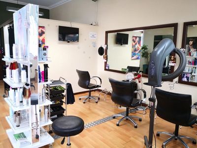 stanmore-hairsalon-chair-rental-spacious-and-no-contract-0