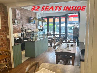 beautiful-cafe-restaurant-that-has-it-all-2