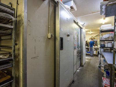 sweet-success-longstanding-cake-shop-mas169-4