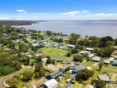 freehold-amp-business-hardware-amp-garden-centre-0
