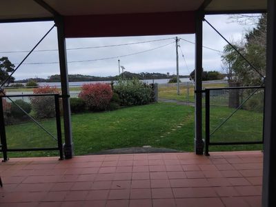 no-ingoing-modern-stylish-sophisticated-water-views-wild-rivers-escape-restaura-3