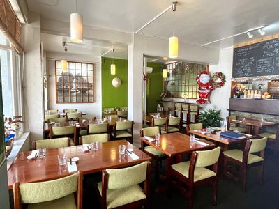 profitable-fully-licensed-restaurant-trading-weekly-24-hrs-t-o-370k-cafe-2