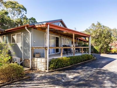 premium-freehold-boutique-accommodation-in-strahan-0