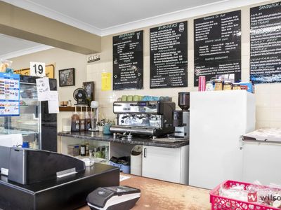 caf-233-in-the-middle-of-a-booming-retail-hub-6