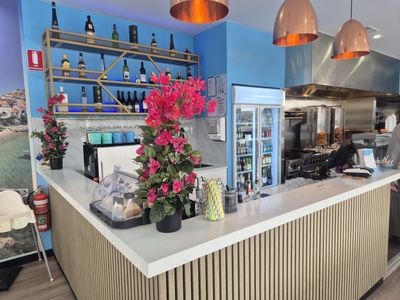 sensational-waterfront-restaurant-amp-bar-150-000-fit-out-chattel-sale-only-0