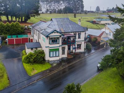 profitable-iconic-fhgc-bischoff-15-room-hotel-waratah-tas-1mill-t-o-growth-pot-4