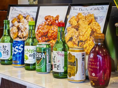 fried-chicken-and-beer-licensed-korean-style-restaurant-perfect-main-road-lo-0