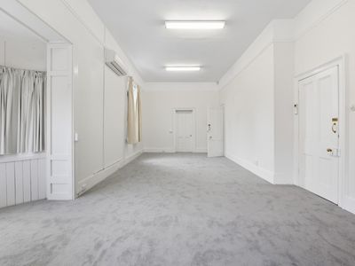 prime-location-residence-with-income-or-3-bnb-lets-stca-or-health-professional-9