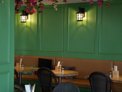 premium-cafe-amp-restaurant-with-liquor-licence-for-sale-albert-park-3