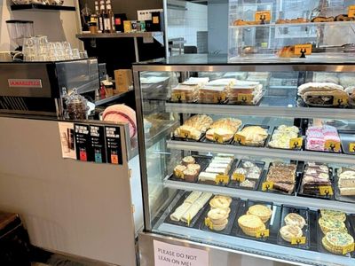 700-000-turnover-all-takeaway-queenstown-39-s-best-busiest-amp-only-takeaway-l-18