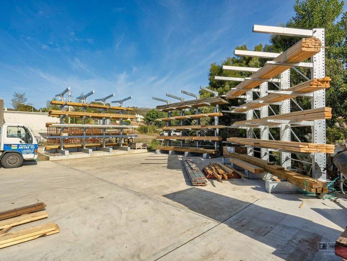 long-established-respected-successful-mitre-10-huon-valley-hardware-geeveston-8