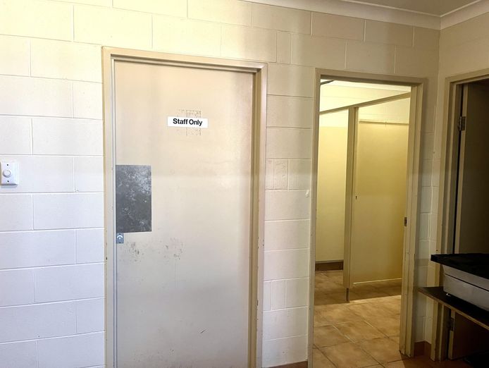 fully-equipped-leasehold-restaurant-takeaway-room-to-expand-devonport-profitable-8