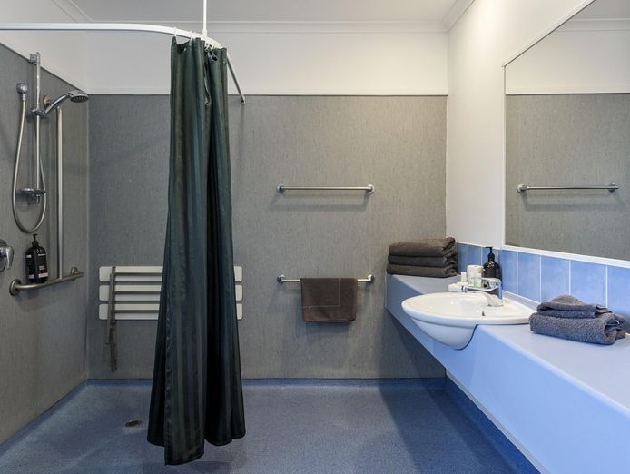 adj-net-profit-gt-243k-13-rooms-freehold-motel-strahan-tasmania-70-occupancy-9