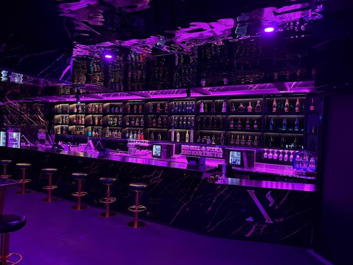 bespoke-bar-club-one-not-to-miss-price-reduction-1
