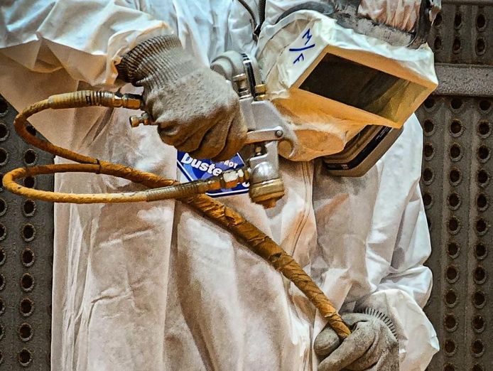 established-abrasive-blasting-and-coating-specialist-1