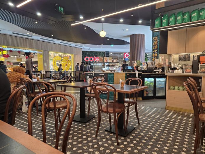 newly-set-up-cafe-and-ice-cream-stall-high-point-shopping-centre-0