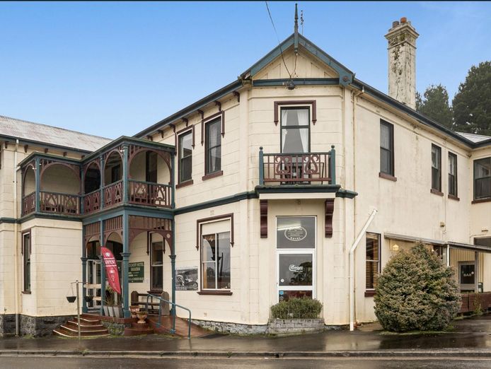 profitable-iconic-fhgc-bischoff-15-room-hotel-waratah-tas-1mill-t-o-growth-pot-3