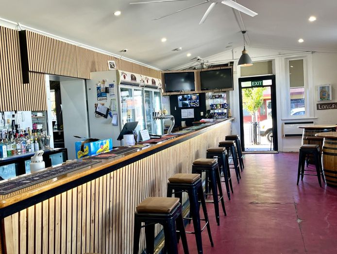 iconic-longford-pub-multiple-income-streams-leasehold-business-60-000-mo-9