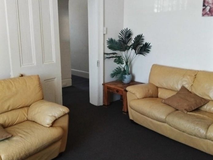 freehold-investment-deloraine-3-tenants-forecasted-roi-10-5