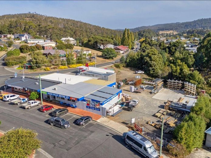 long-established-respected-successful-mitre-10-huon-valleyhardware-geeveston-5