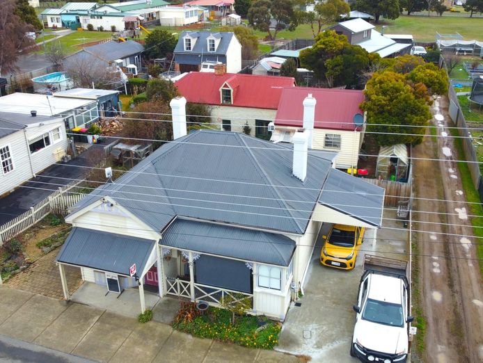 fhgc-aus-post-profitable-lifestyle-business-inc-3br-home-and-studiowork-mon-to-1