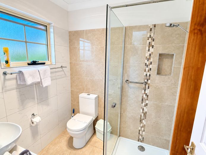 rare-east-coast-tasmania-profitable-accommodation-villas-cottages-separate-da-lo-6