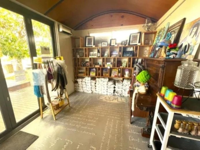 general-store-take-away-with-a-2-bedroom-apartment-7
