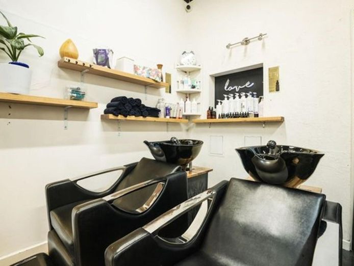 organic-and-sustainable-hair-salon-7