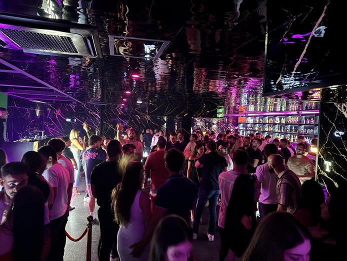 bespoke-bar-club-one-not-to-miss-price-reduction-0