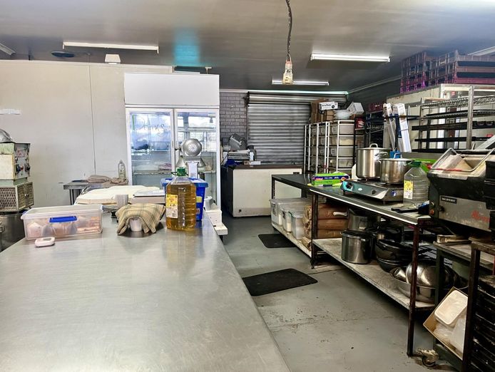 no-ingoing-opportunity-cafe-bakery-do-your-own-business-rent-350-gst-og-weekly-4