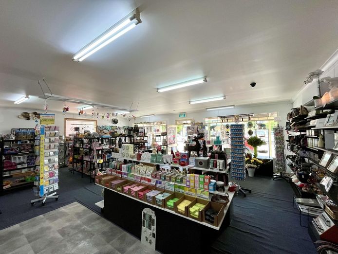 excellent-renovated-profitable-gift-shop-in-latrobe-tasmania-7