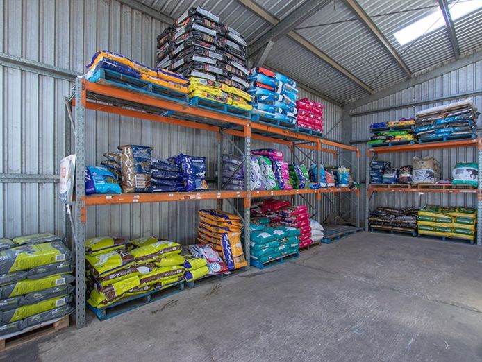 wrt-feed-shed-stockfeed-amp-produce-6